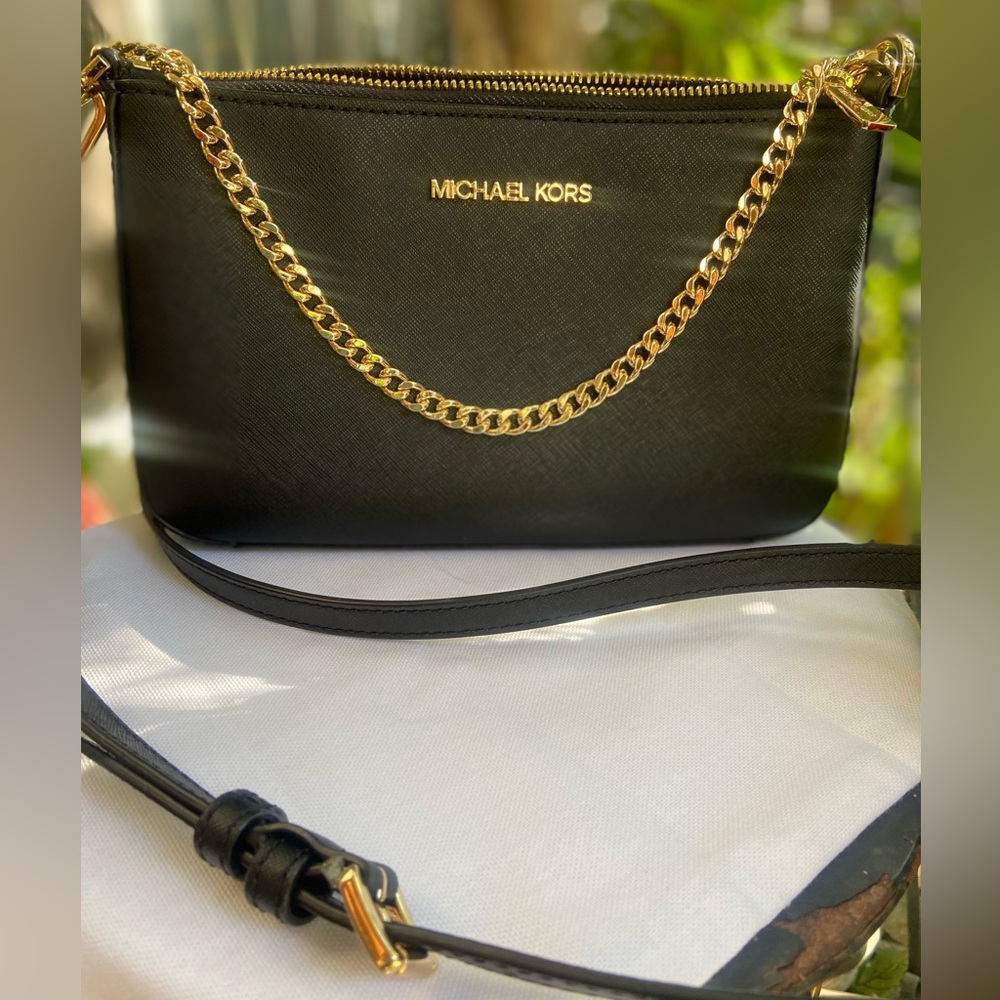 Micheal Kors Medium Saffiano Leather Convertible Crossbody/Shoulder Bag